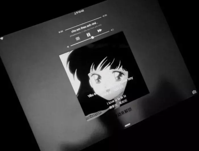 深夜破防的灰色丧句文案